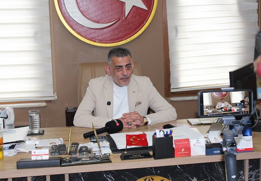 Kurtköy Muhtarı Hüseyin Ekşi’den Bayrak Mesajı